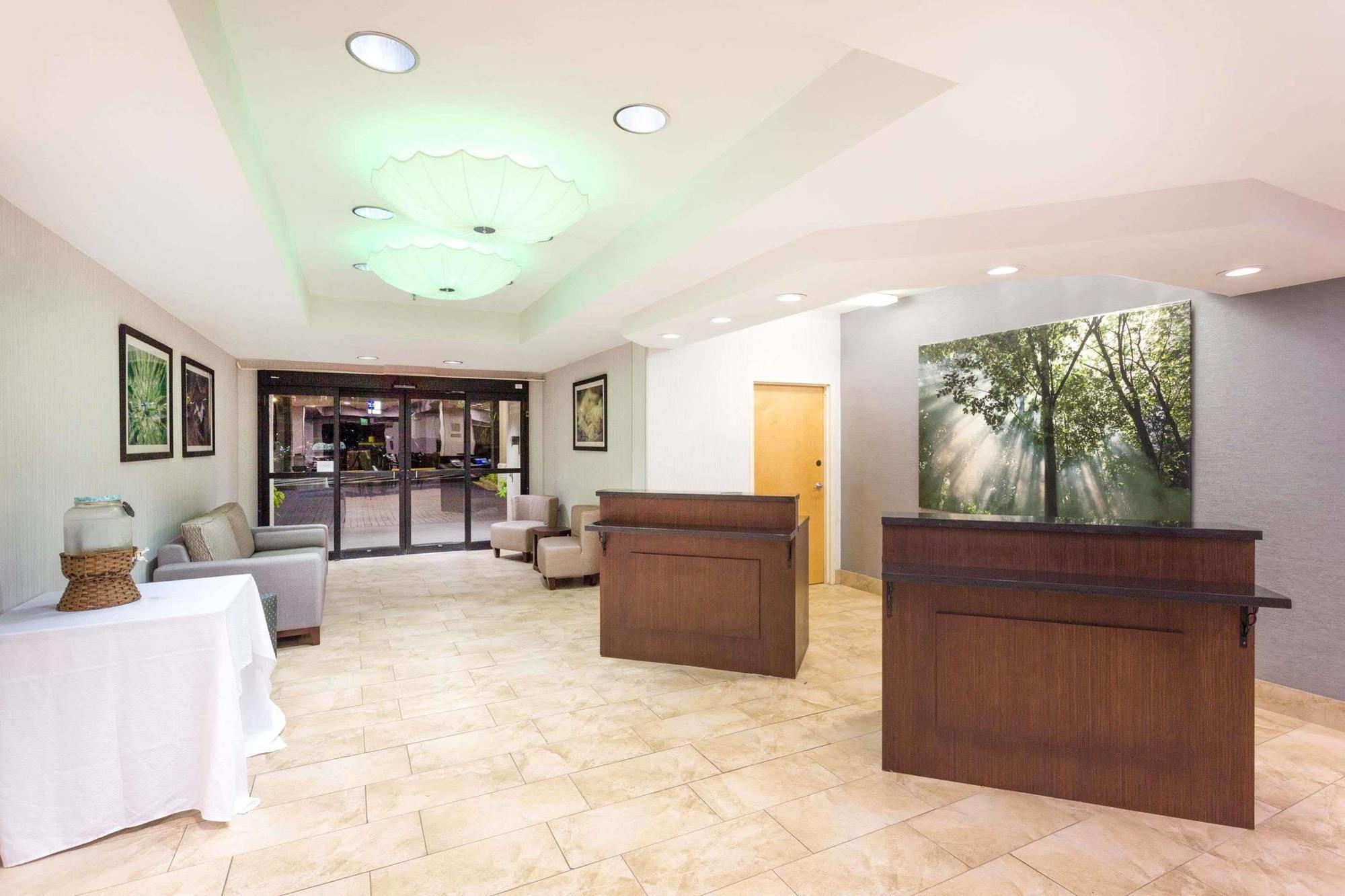 Wyndham Garden Greenville / Spartanburg Airport Exteriör bild